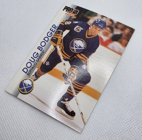 NHL 1992-93 Doug Bodger Buffalo Sabres #17 Pro Set Hockey Card - Picture 2 of 4